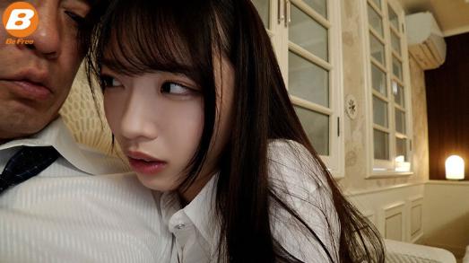 Lén thả tình dược vào cốc nước của em nhân viên