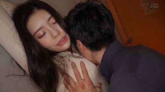 STARS-804_Kỷ niệm một năm debut của Rei Kamiki